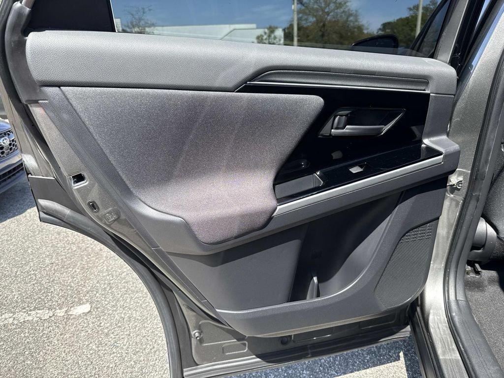 Subaru Solterra Premium - Thumbnail 13