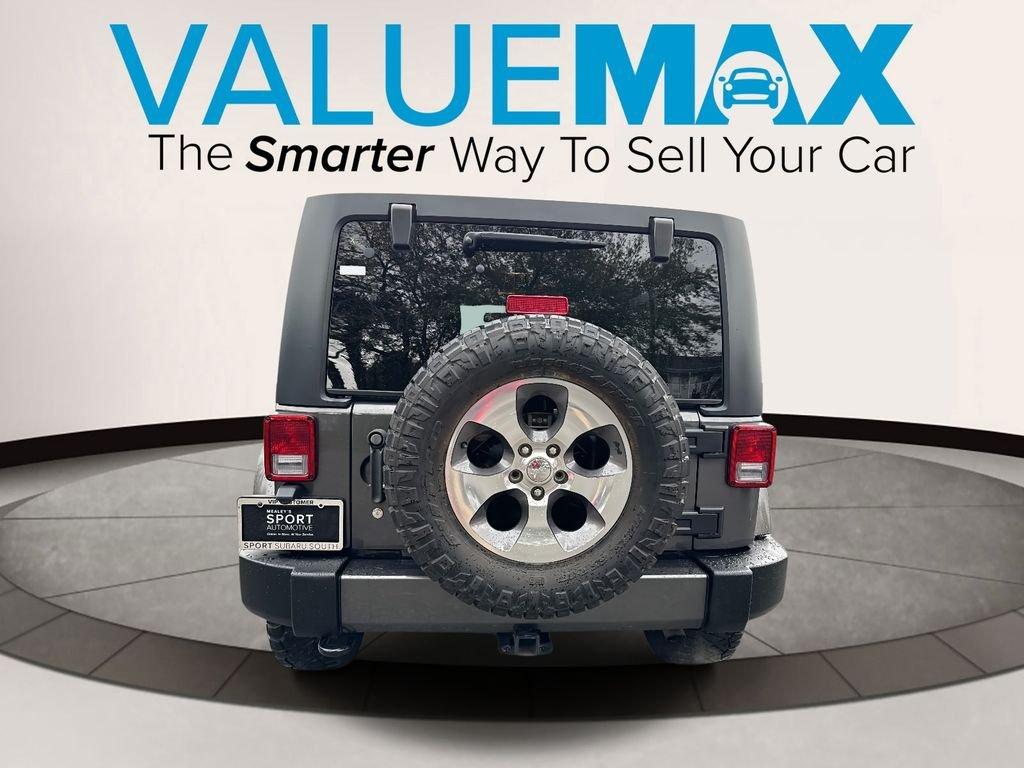 Jeep Wrangler Unlimited Sahara - Thumbnail 5