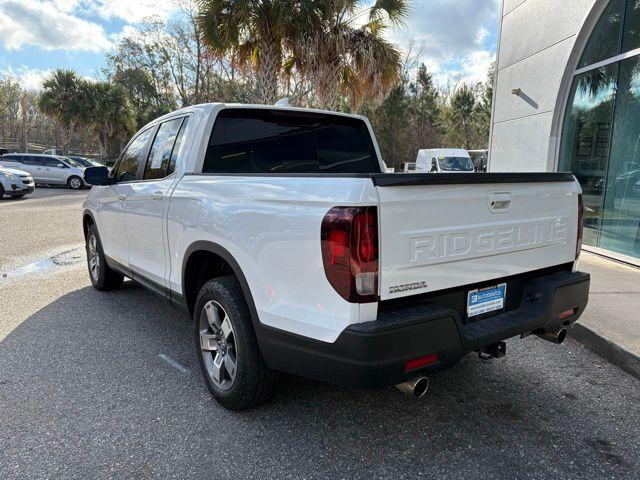 Honda Ridgeline - Thumbnail 3