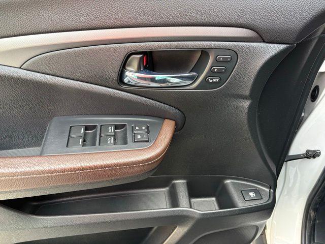 Honda Ridgeline - Thumbnail 13