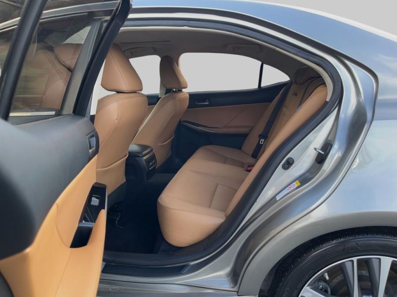 Lexus Is 300 - Thumbnail 12