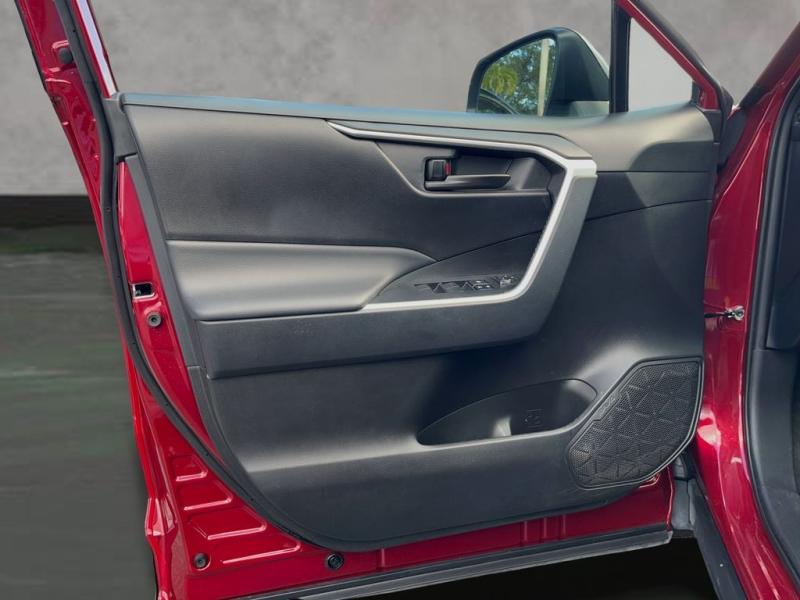 Toyota Rav4 Le - Thumbnail 10