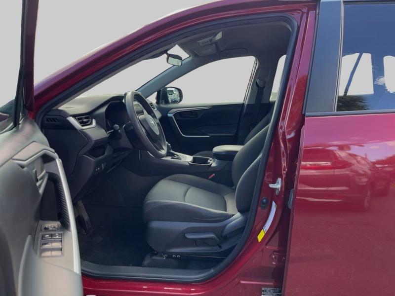 Toyota Rav4 Le - Thumbnail 11