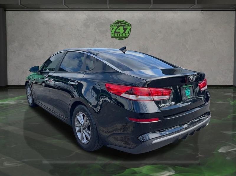 Kia Optima Lx - Thumbnail 4