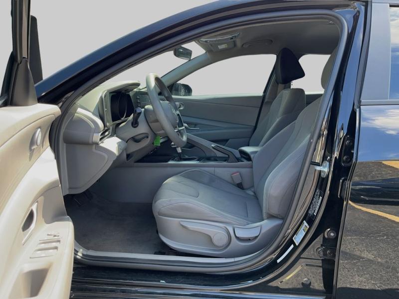 Hyundai Elantra Se - Thumbnail 11