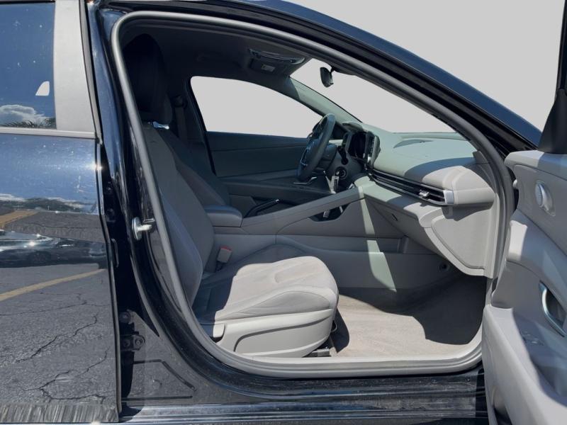 Hyundai Elantra Se - Thumbnail 14