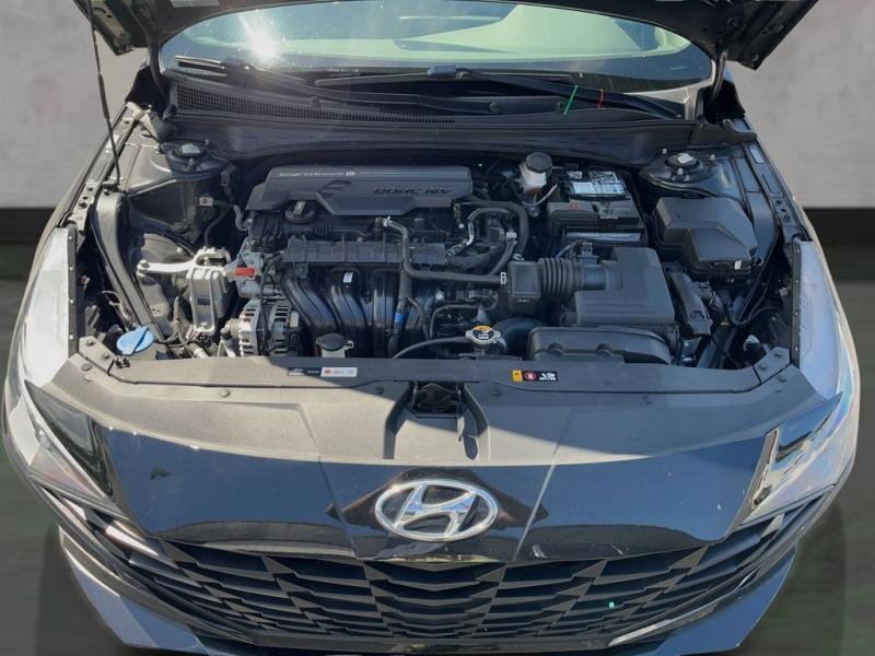 Hyundai Elantra Se - View 1