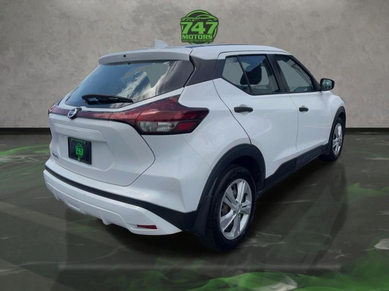 Nissan Kicks S - Thumbnail 6