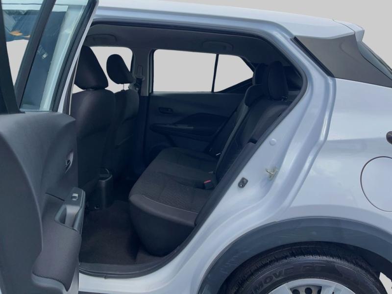 Nissan Kicks S - Thumbnail 11