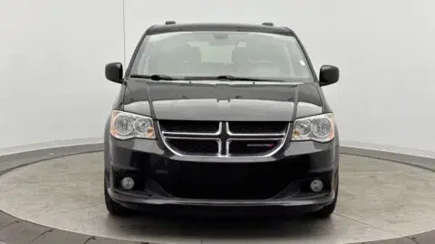 Dodge Grand Caravan Sxt - Thumbnail 3