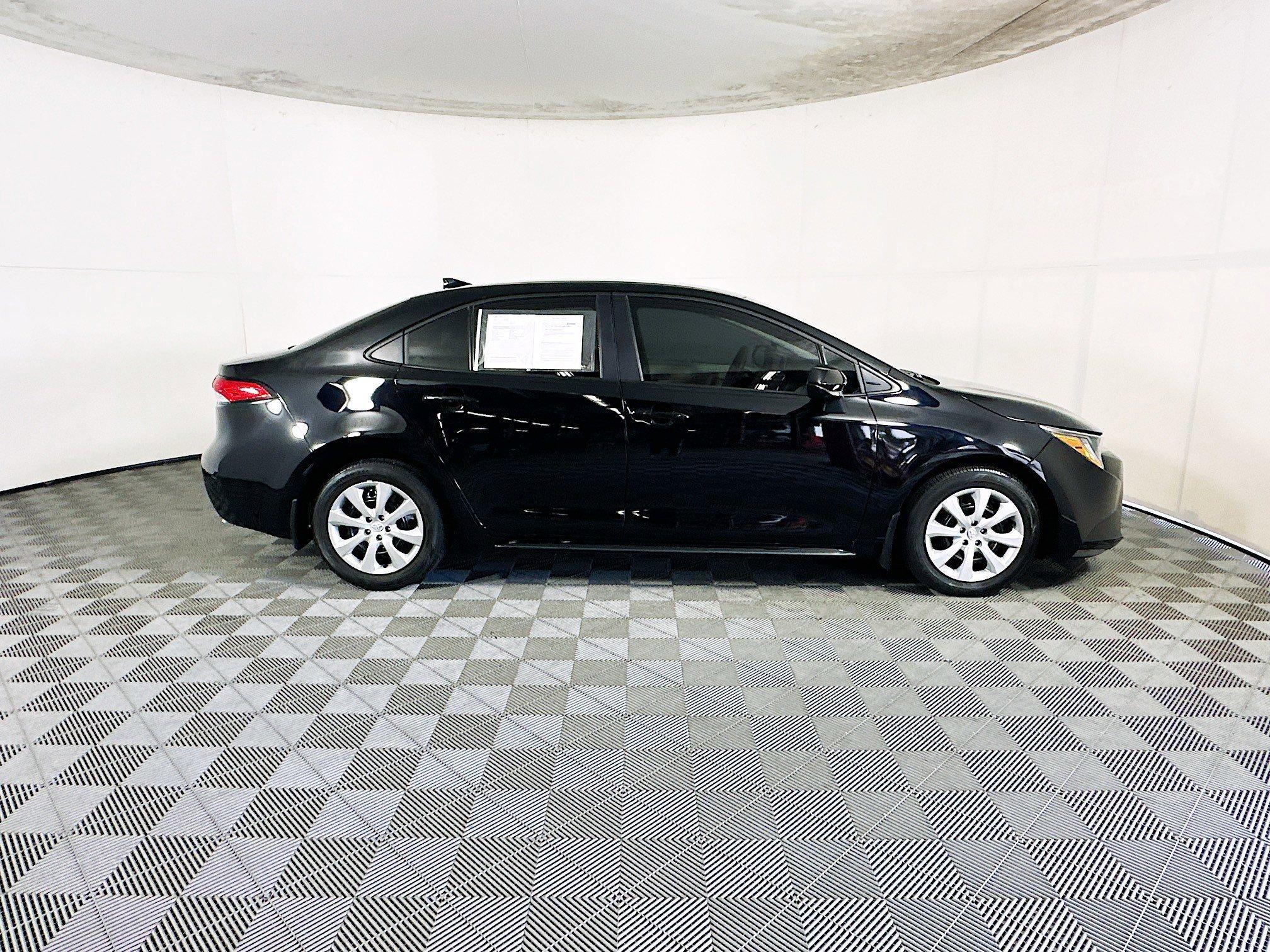 Toyota Corolla Le Fwd 4Dr Car - Thumbnail 3