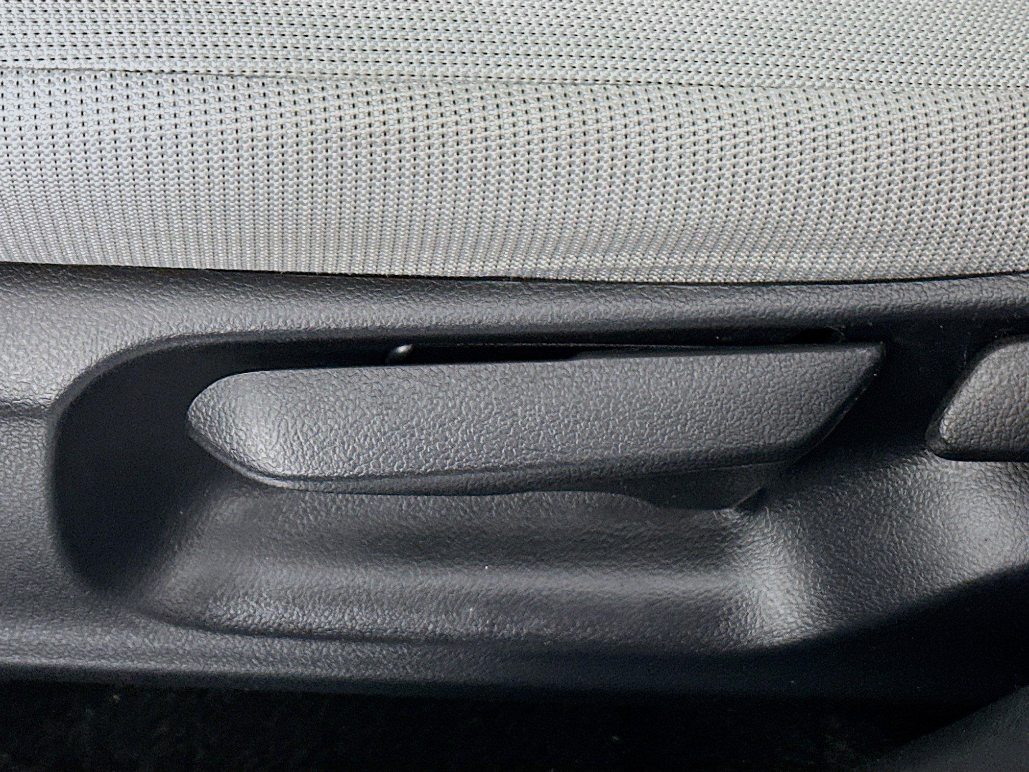 Toyota Corolla Cross L Fwd Sport Utility - Thumbnail 14