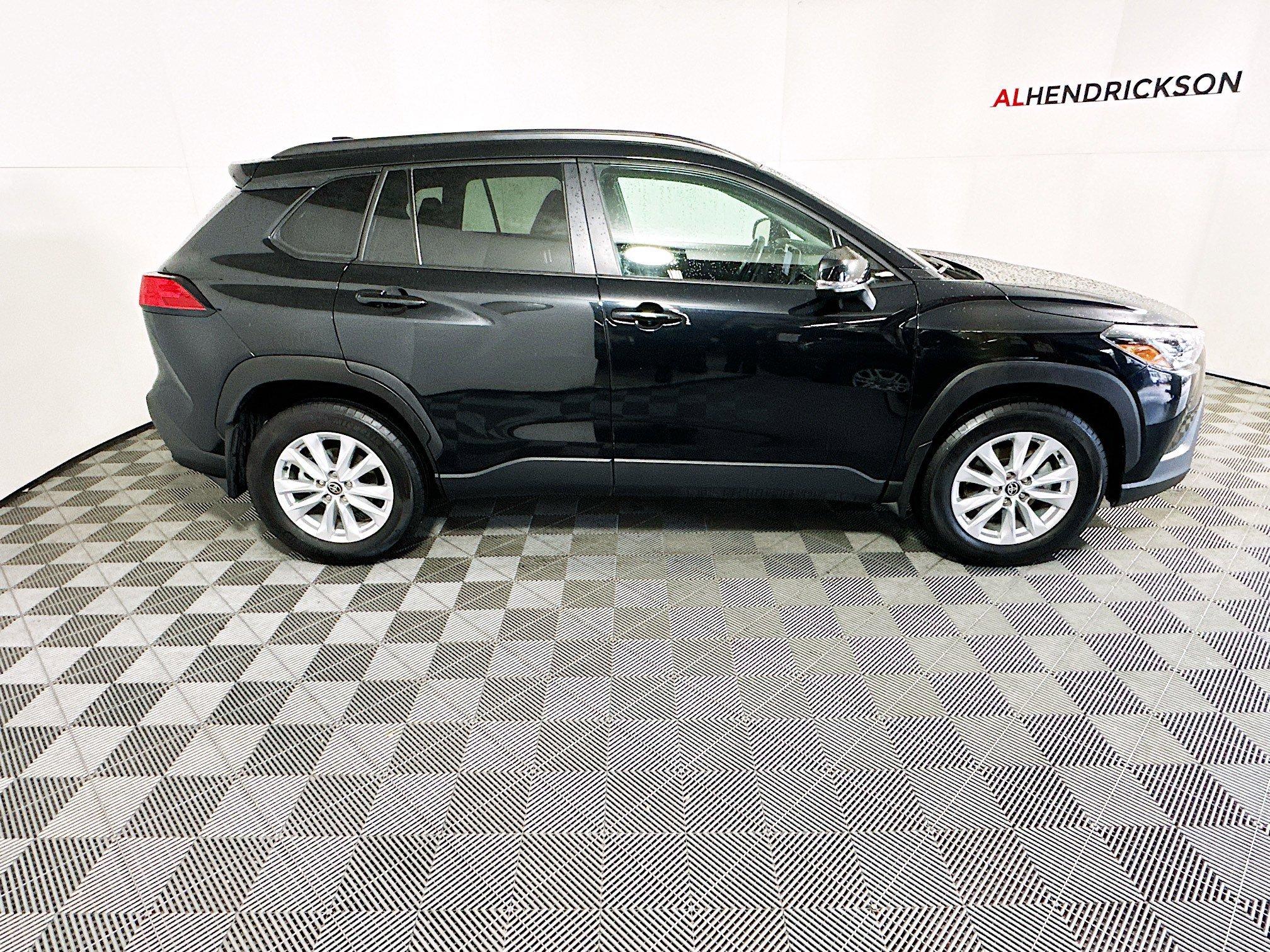 Toyota Corolla Cross Le Fwd Sport Utility - Thumbnail 3