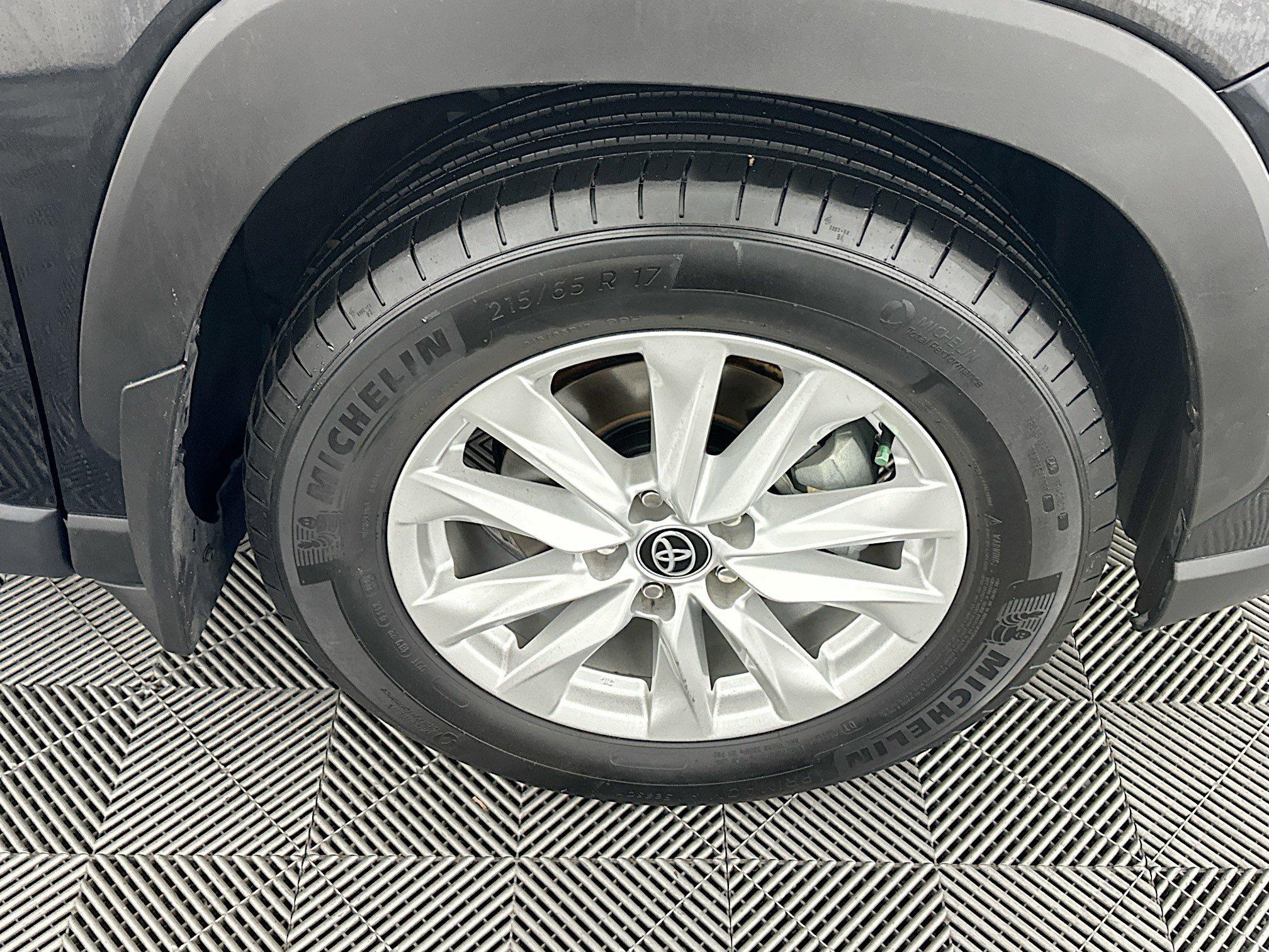 Toyota Corolla Cross Le Fwd Sport Utility - Thumbnail 12