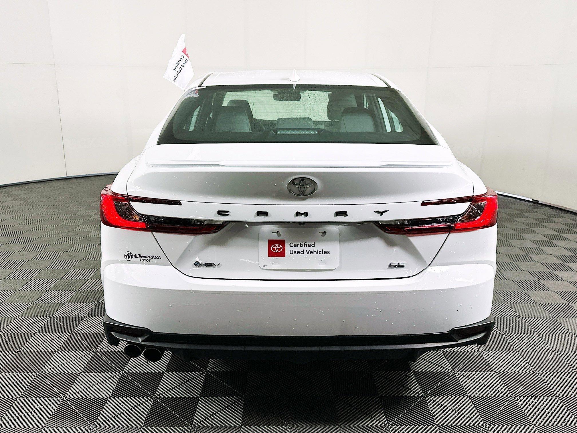 Toyota Camry Se Fwd 4Dr Car - Thumbnail 5