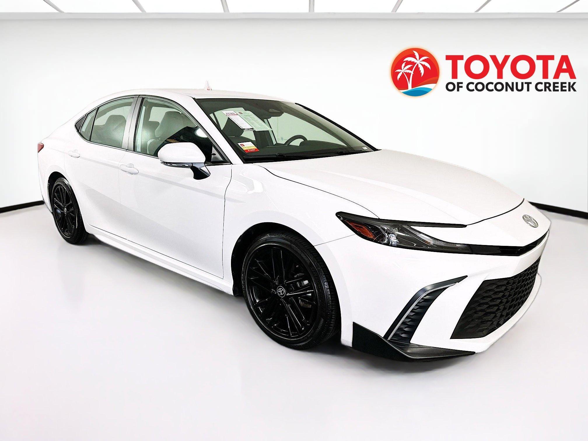 Toyota Camry Se Fwd 4Dr Car - Thumbnail 2