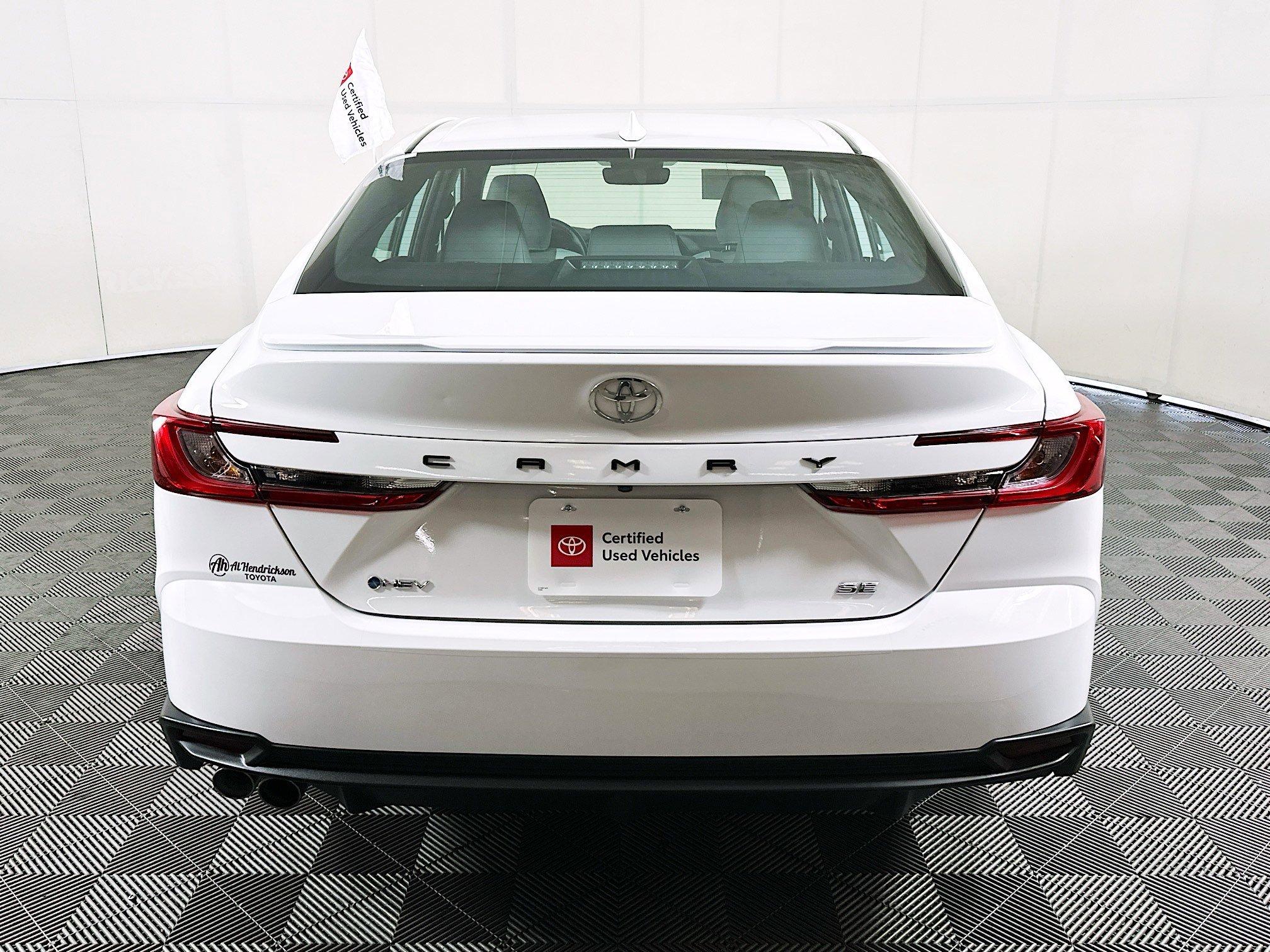 Toyota Camry Se Fwd 4Dr Car - Thumbnail 5