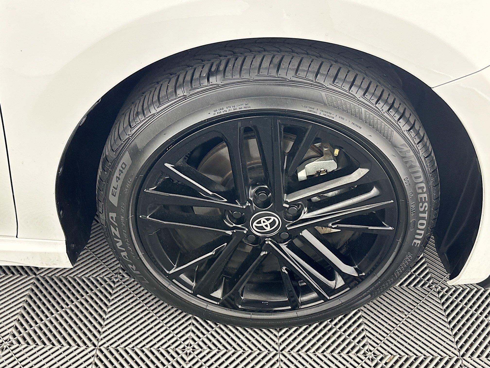 Toyota Camry Se Fwd 4Dr Car - Thumbnail 12