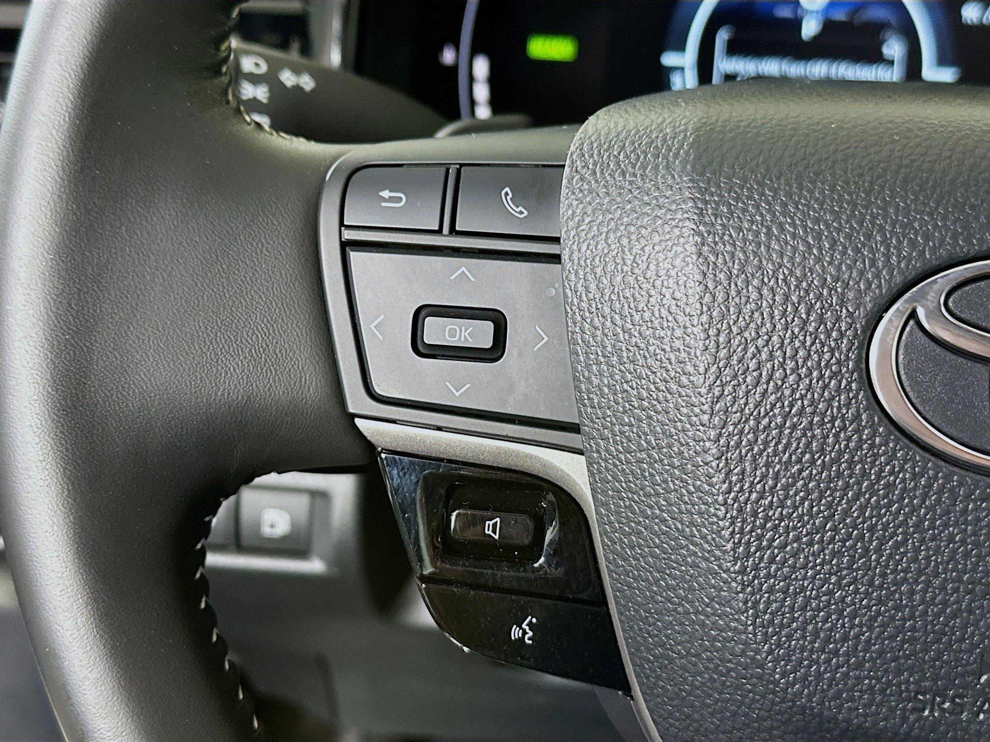 Toyota Camry Se Fwd 4Dr Car - Thumbnail 17