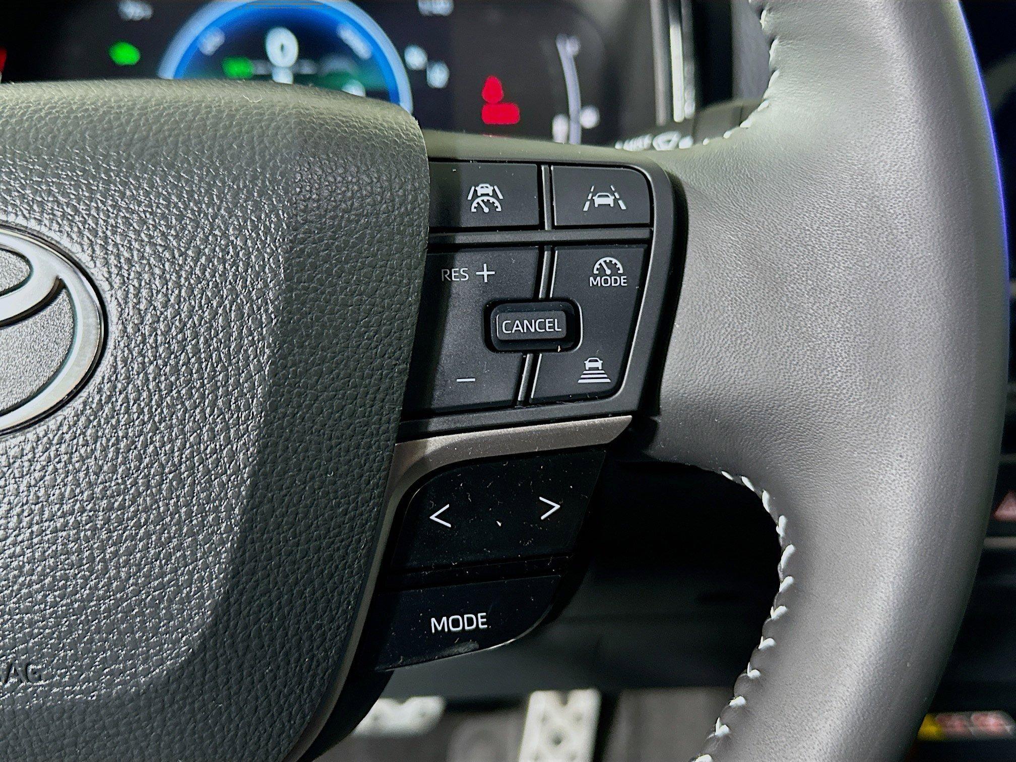 Toyota Camry Se Fwd 4Dr Car - Thumbnail 18