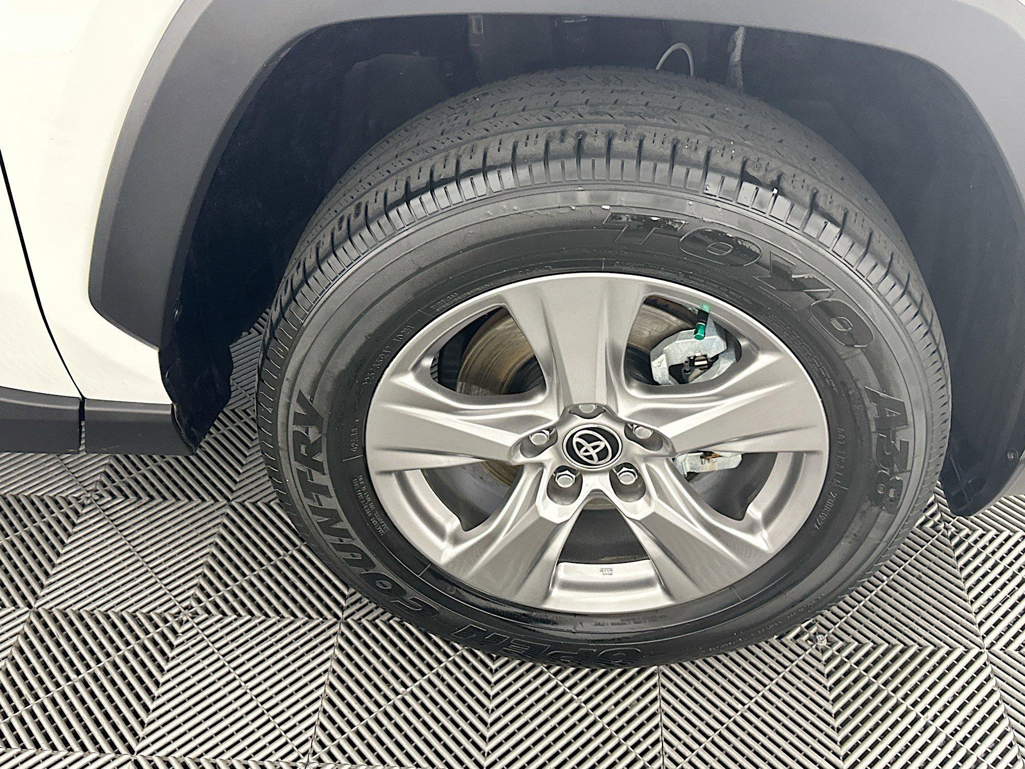 Toyota Rav4 Hybrid Le Awd Sport Utility - Thumbnail 12