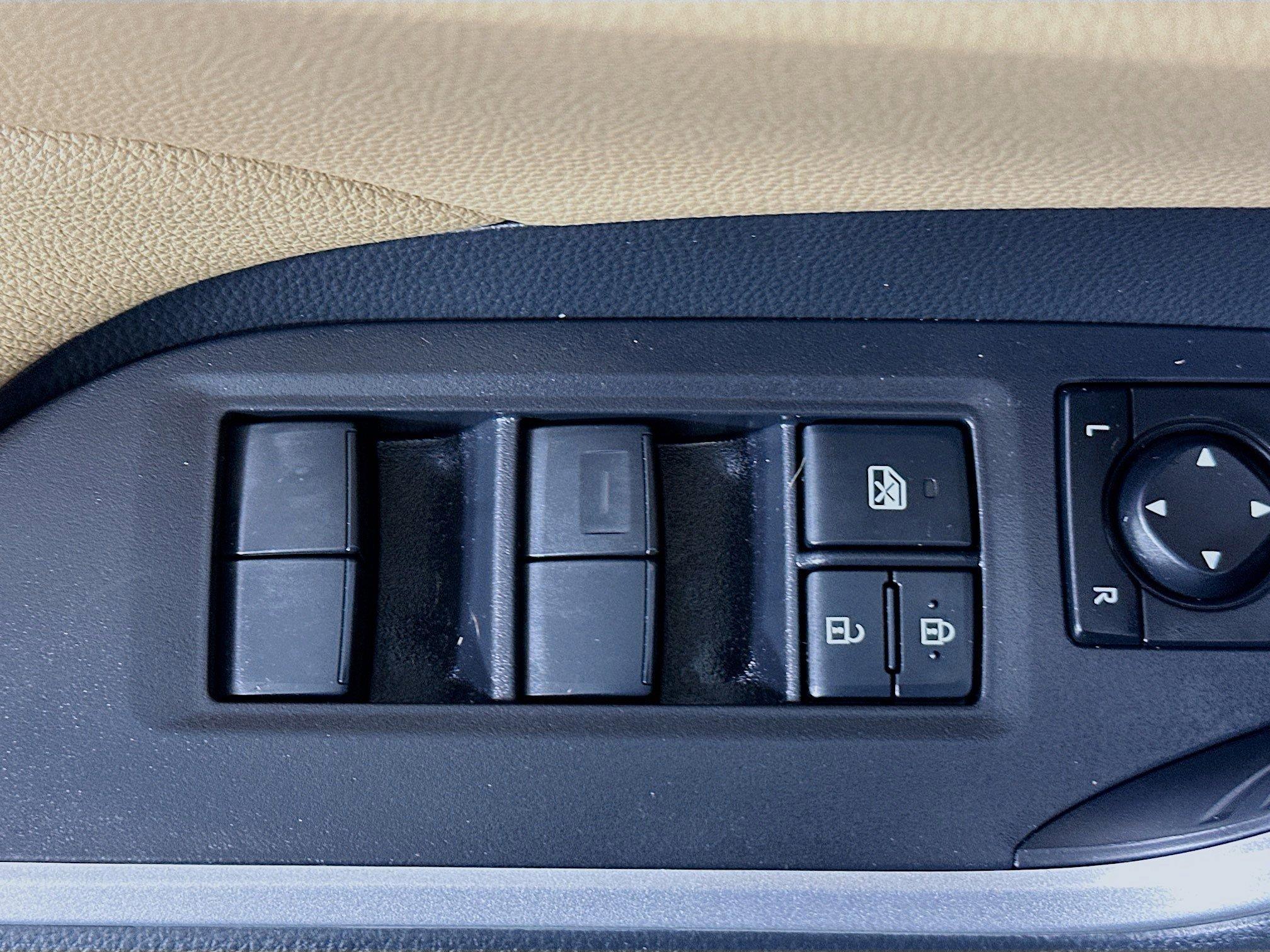 Toyota Rav4 Hybrid Le Awd Sport Utility - Thumbnail 15