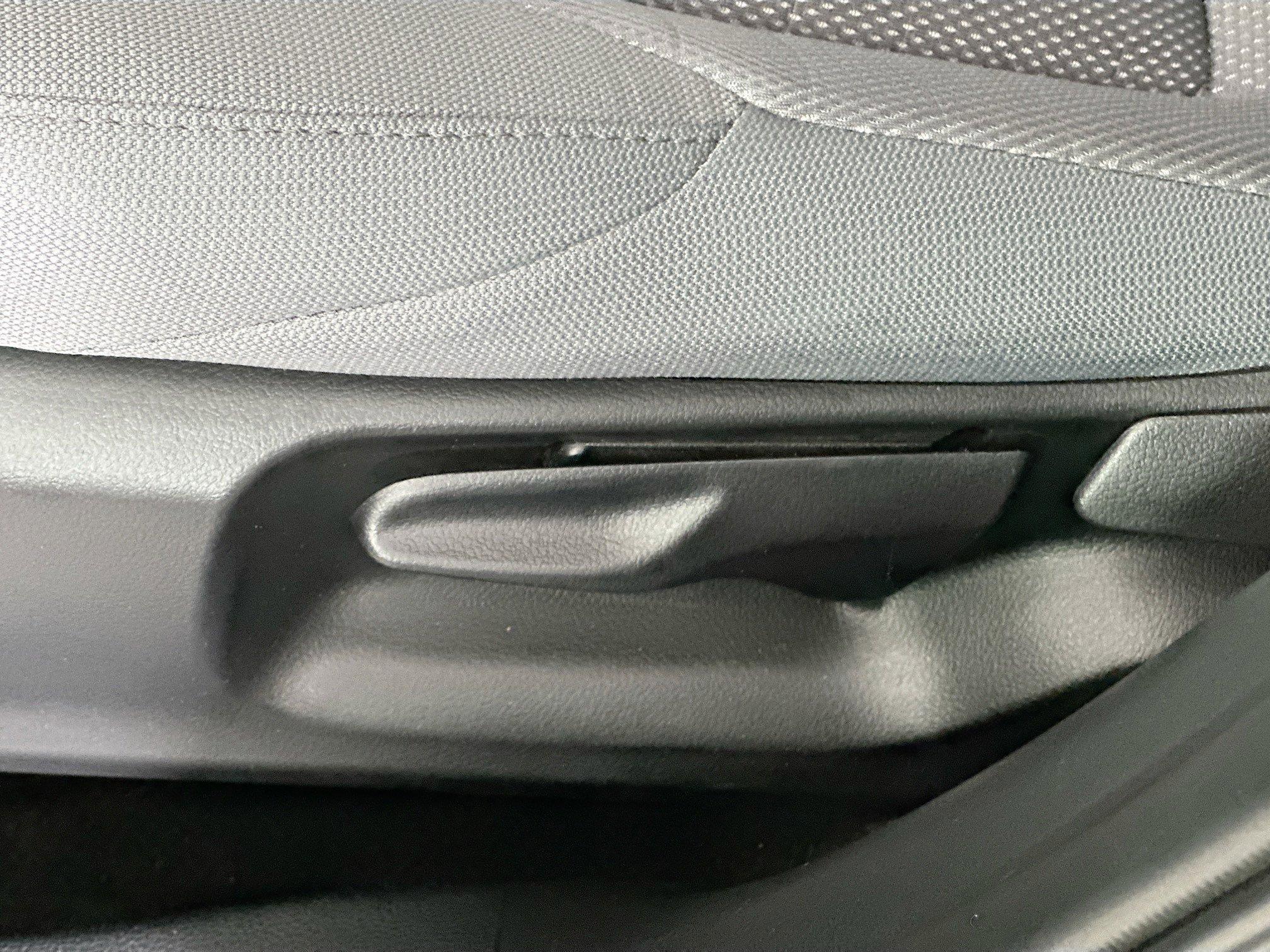 Toyota Corolla Cross Hybrid Se Awd Sport Utility - Thumbnail 14