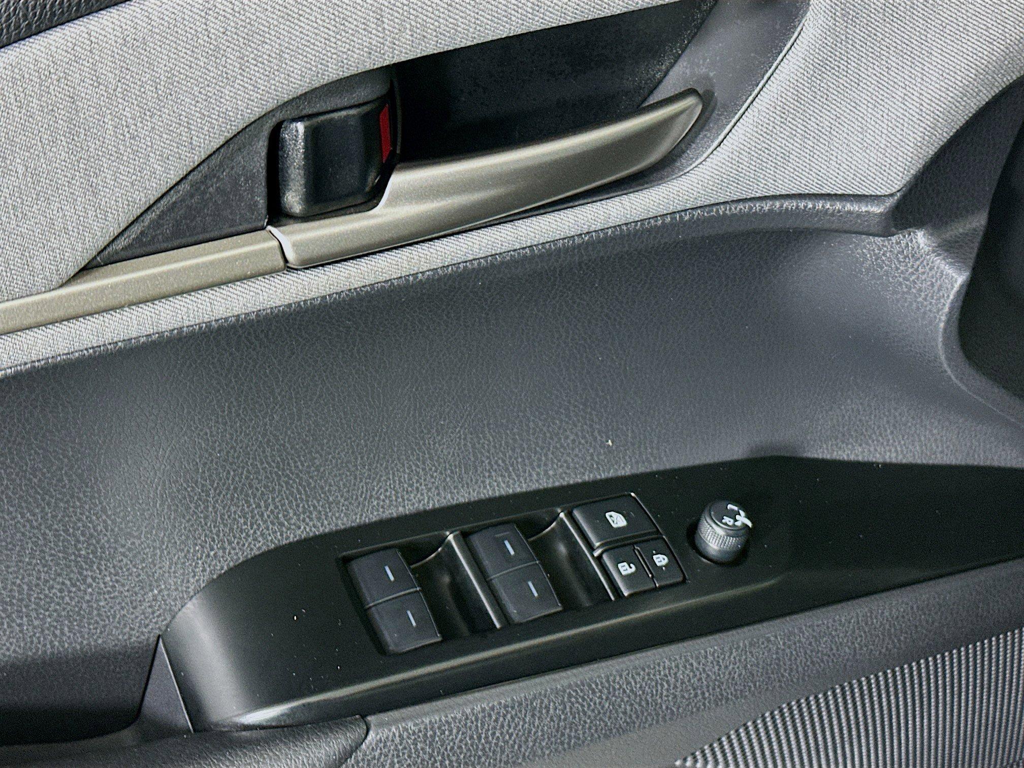 Toyota Camry Le Fwd 4Dr Car - Thumbnail 15