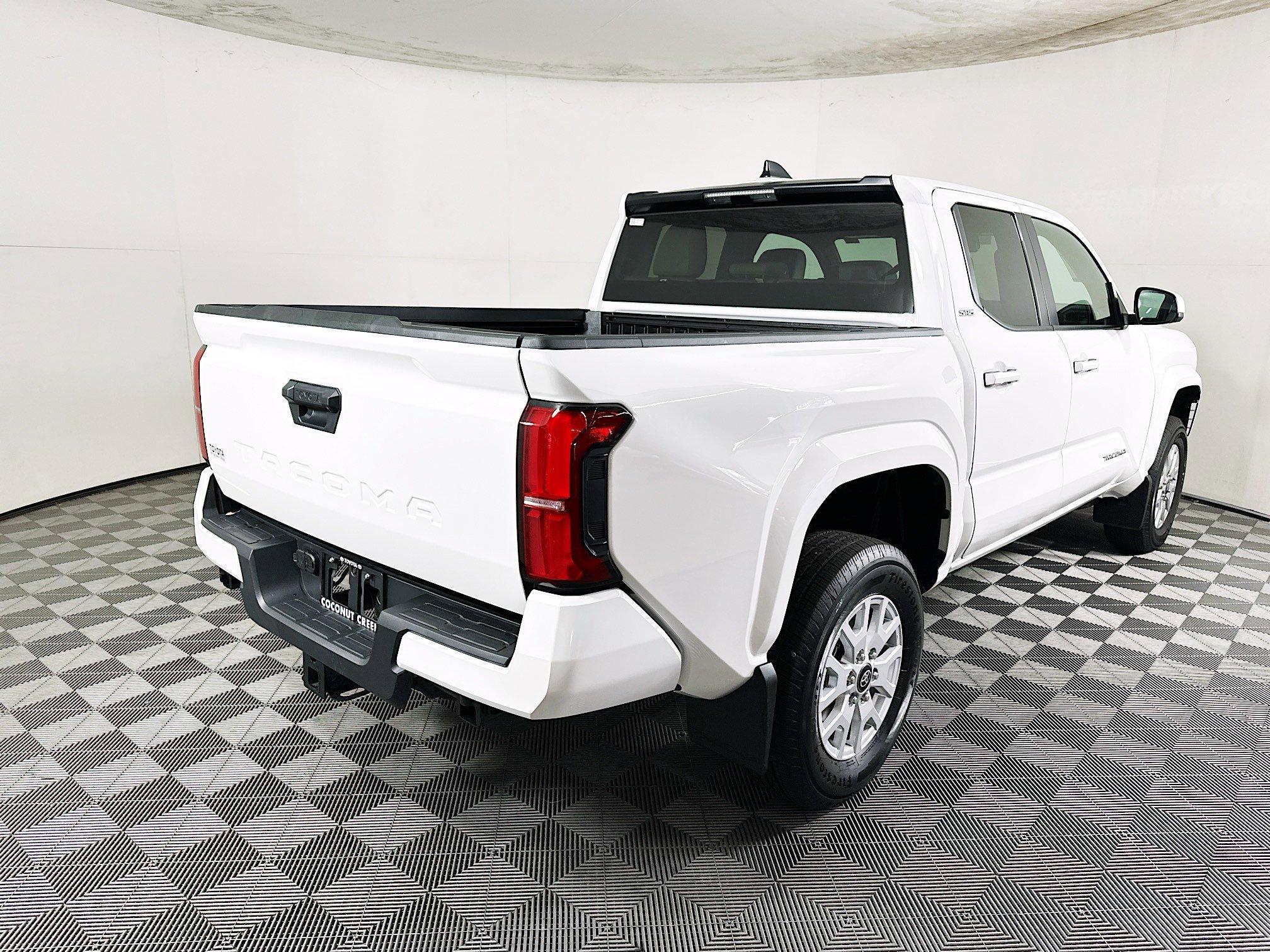 Toyota Tacoma 2Wd Sr5 Rwd Crew Cab Pickup - Thumbnail 4