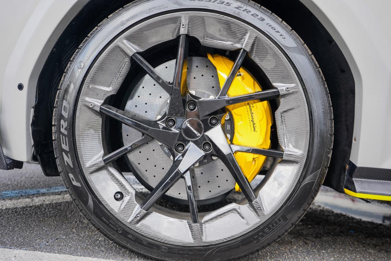 Lamborghini Urus - Thumbnail 8