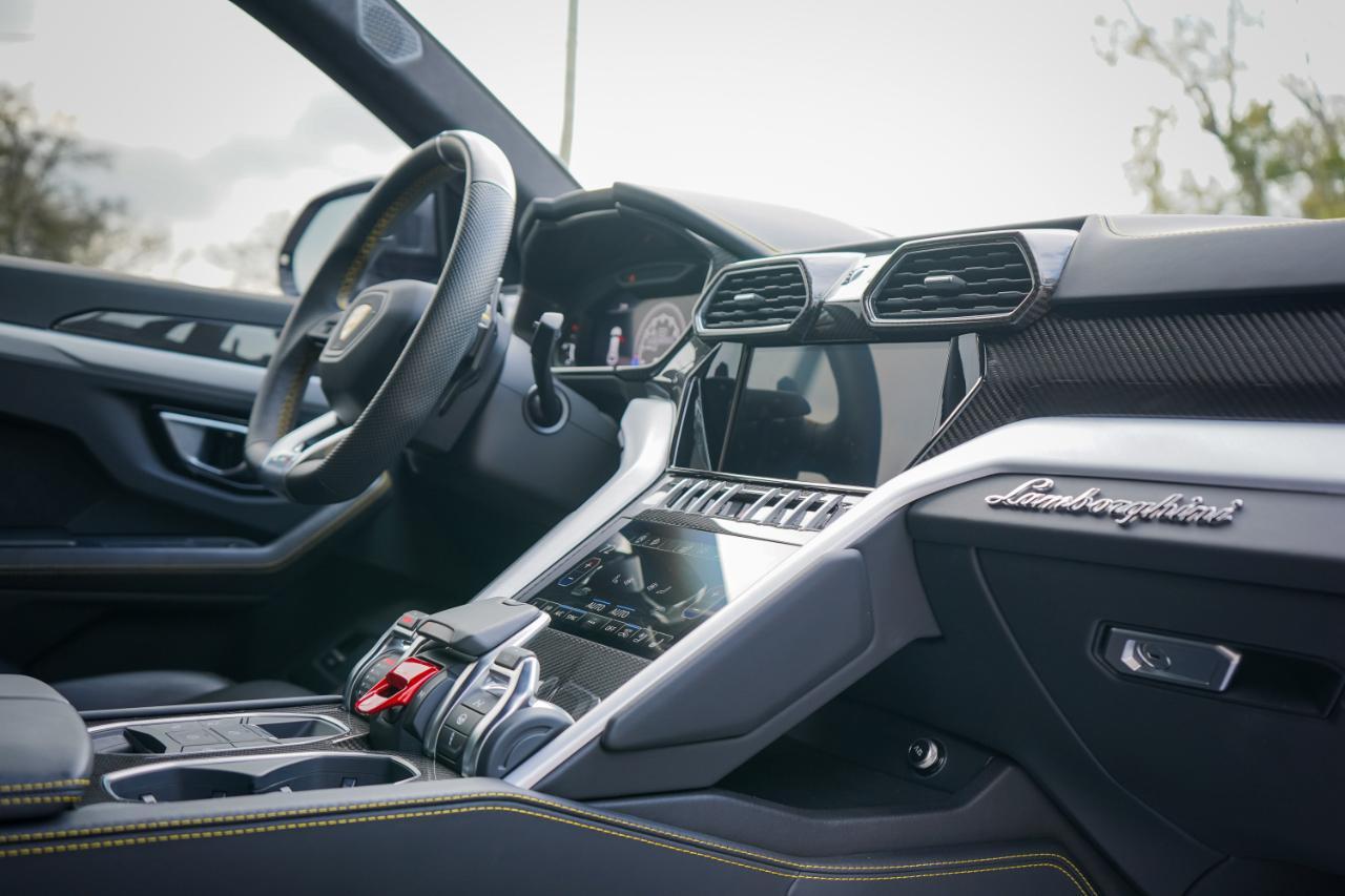 Lamborghini Urus - Thumbnail 14
