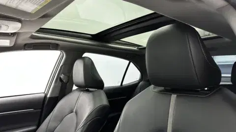 Toyota Camry Xse - Thumbnail 6