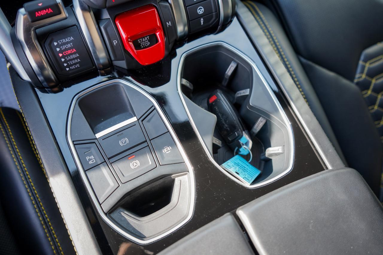 Lamborghini Urus - Thumbnail 16