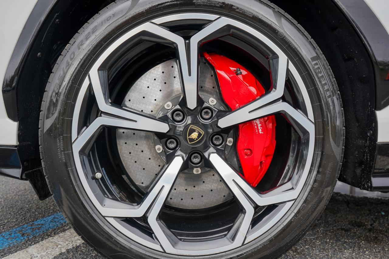 Lamborghini Urus - Thumbnail 6