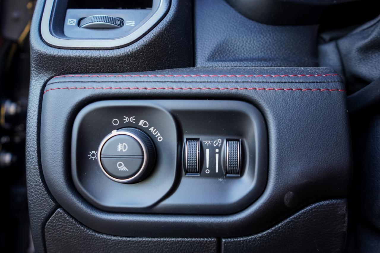 Ram 1500 - Thumbnail 17