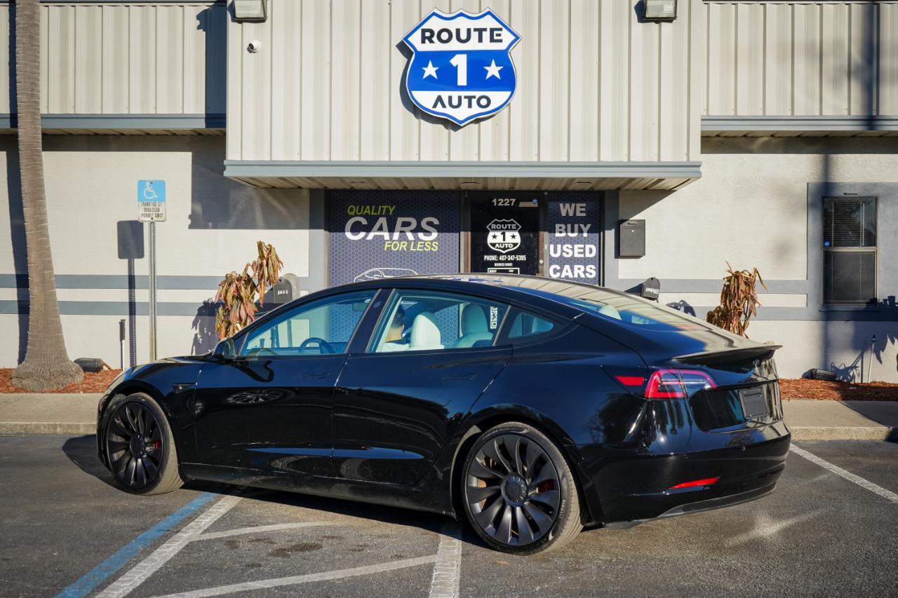 Tesla Model 3 - Thumbnail 3