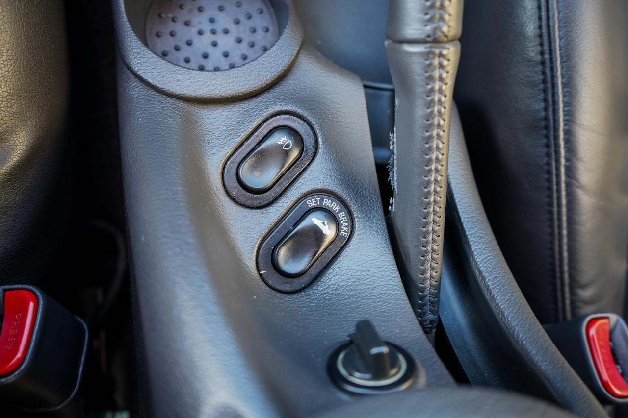 Ford Mustang - Thumbnail 17