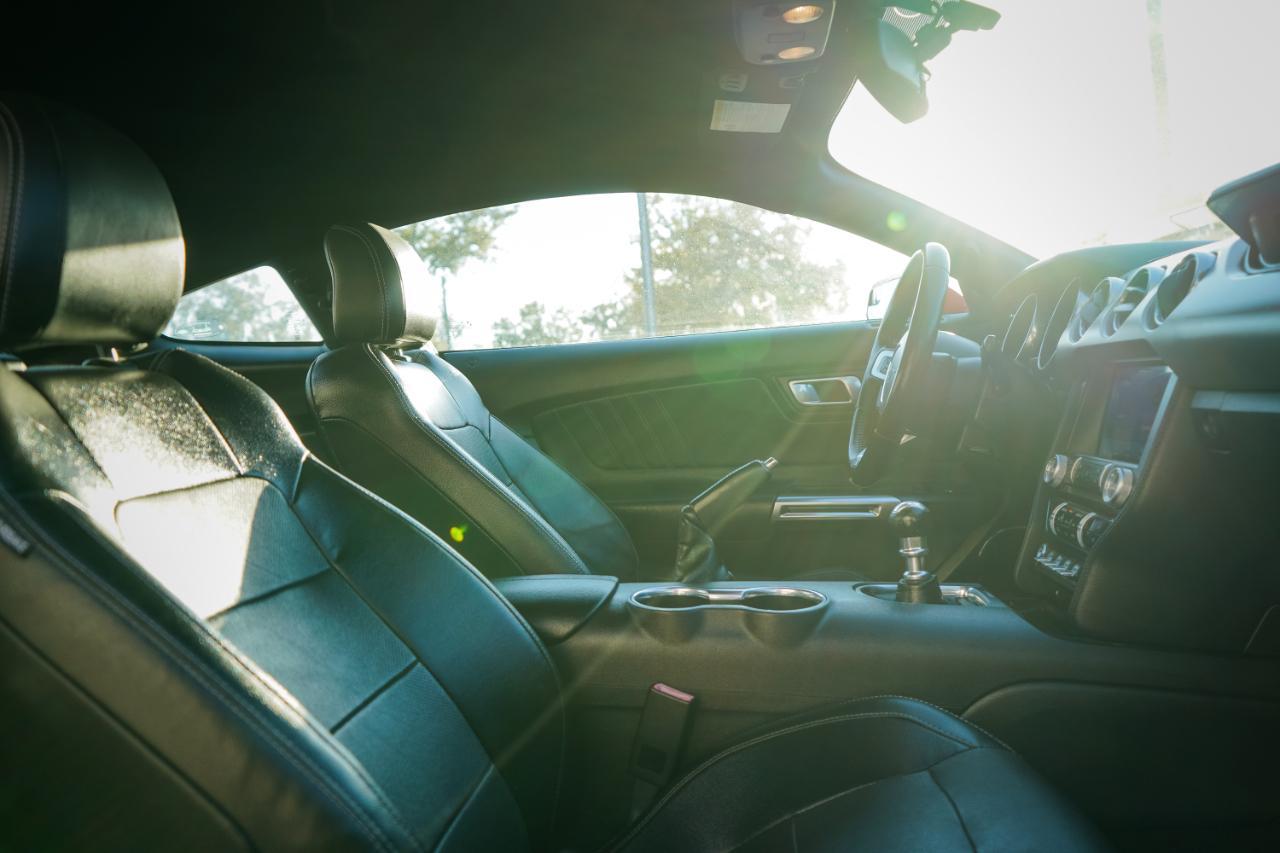 Ford Mustang - Thumbnail 9