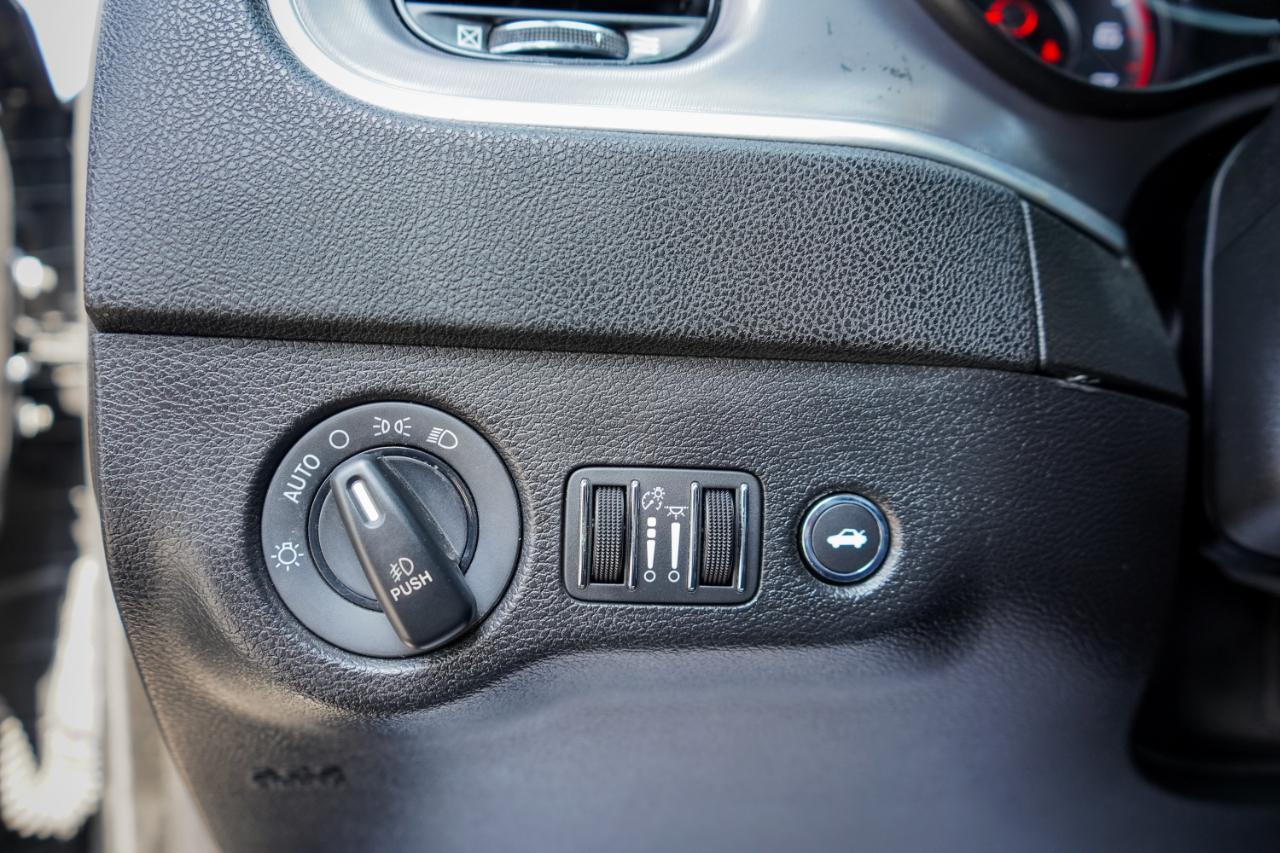 Dodge Charger - Thumbnail 15