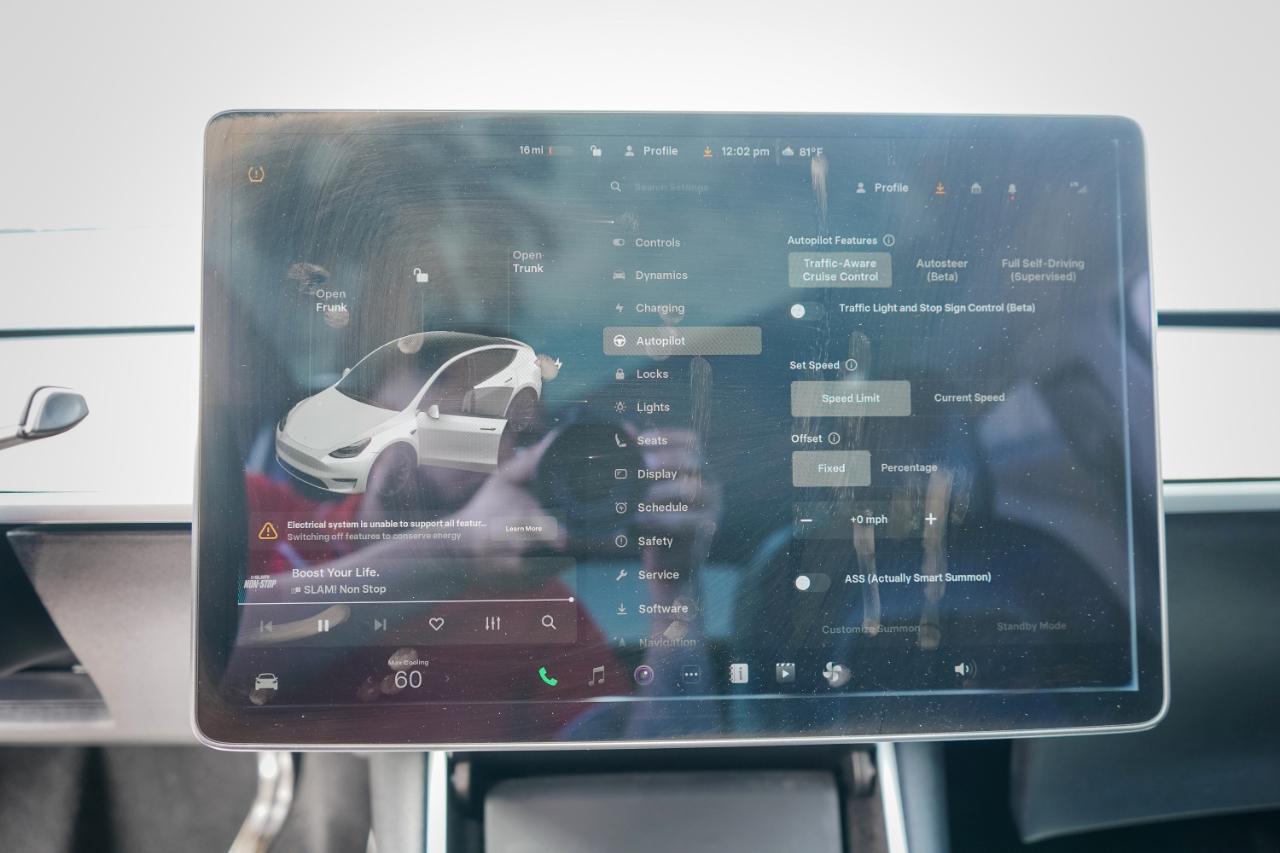 Tesla Model Y - Thumbnail 15