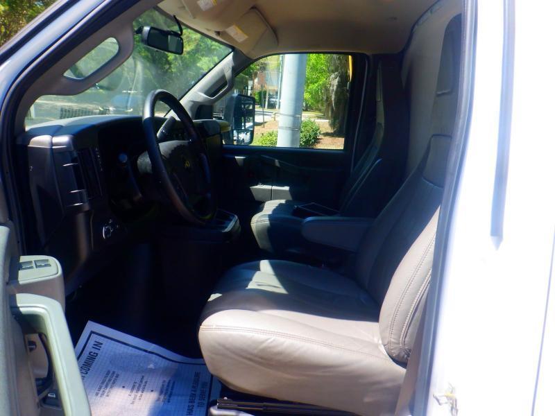 Chevrolet Express3500 Cutaway 177 In Wheelbase Box Truck - Thumbnail 14