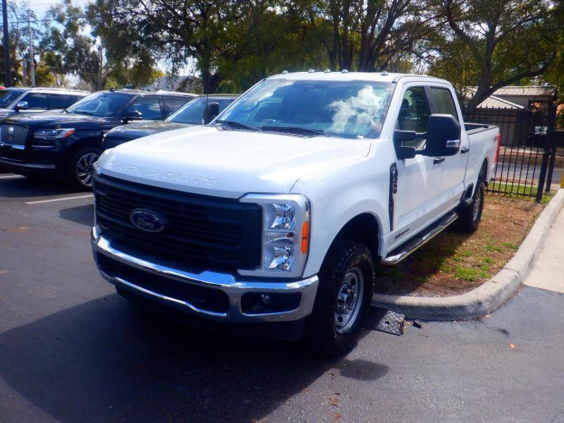 Ford F-250 Sdcrew Xl 4X4 - Thumbnail 2