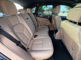 Porsche Macan - Thumbnail 3