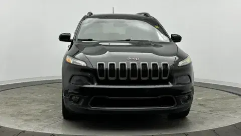 Jeep Cherokee 75Th Anniversary - Thumbnail 3
