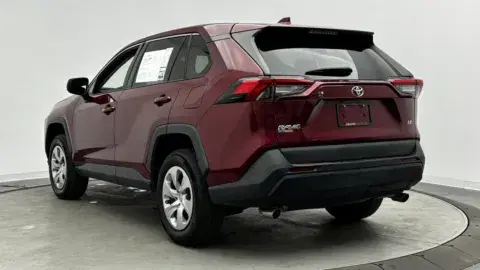 Toyota Rav4 Le - Thumbnail 6