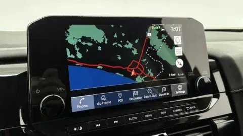 Nissan Pathfinder Sl - Thumbnail 6