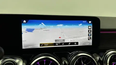 Mercedes-Benz Eqb 300 - Thumbnail 6