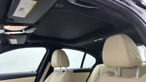 BMW 3 Series 330I - Thumbnail 6