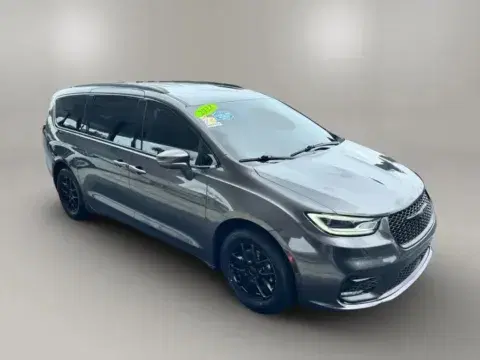 Chrysler Pacifica Touring L Van 4D - Thumbnail 6