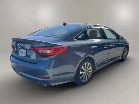Hyundai Sonata Limited Sedan 4D - Thumbnail 6
